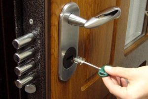 Замена и установка замков